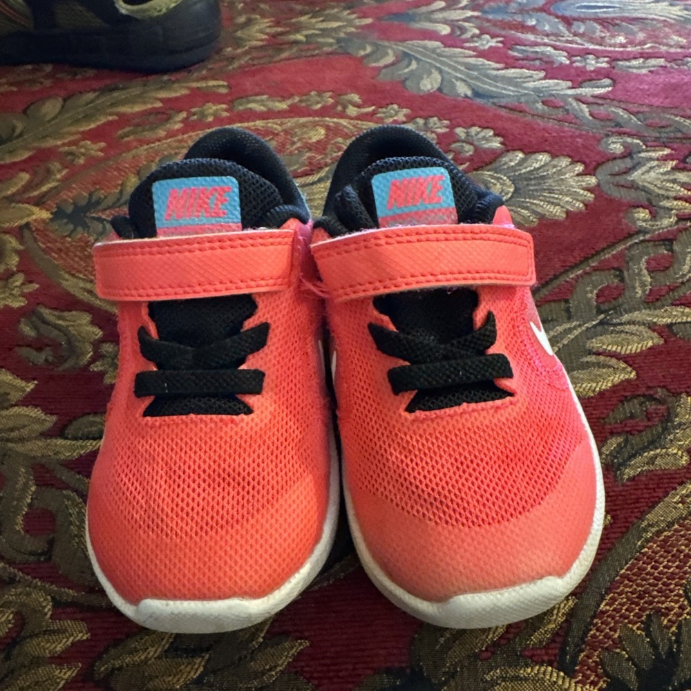 Nike Revolution 3 Girls Pink Blue Sneakers Shoes sz 6c